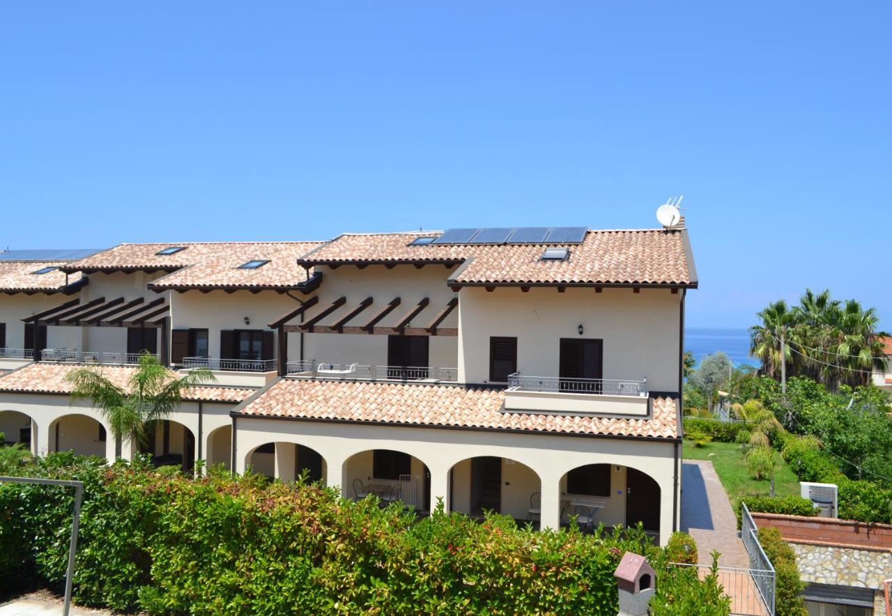 Le Case Del Carmine Con Giardino E Parcheggio A Tropea Exterior photo