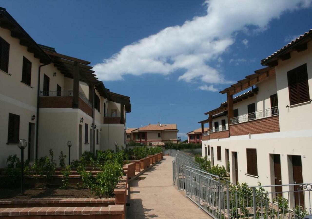 Le Case Del Carmine Con Giardino E Parcheggio A Tropea Exterior photo